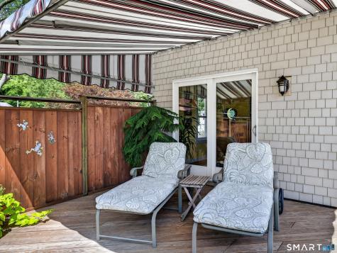 16 Quaker Lane Waterford CT 06375