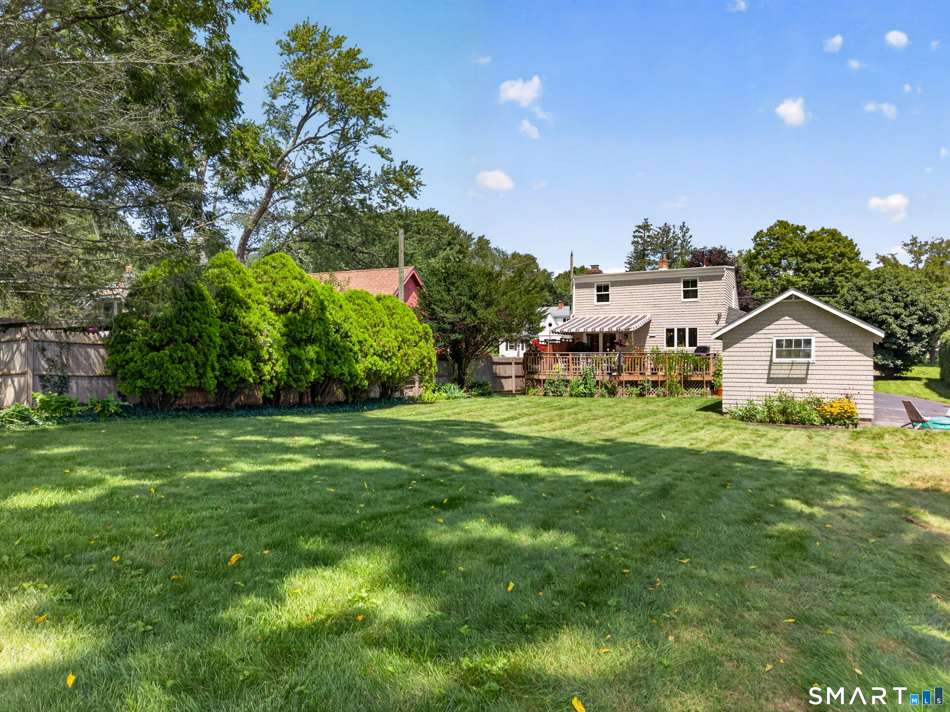 16 Quaker Lane Waterford CT 06375