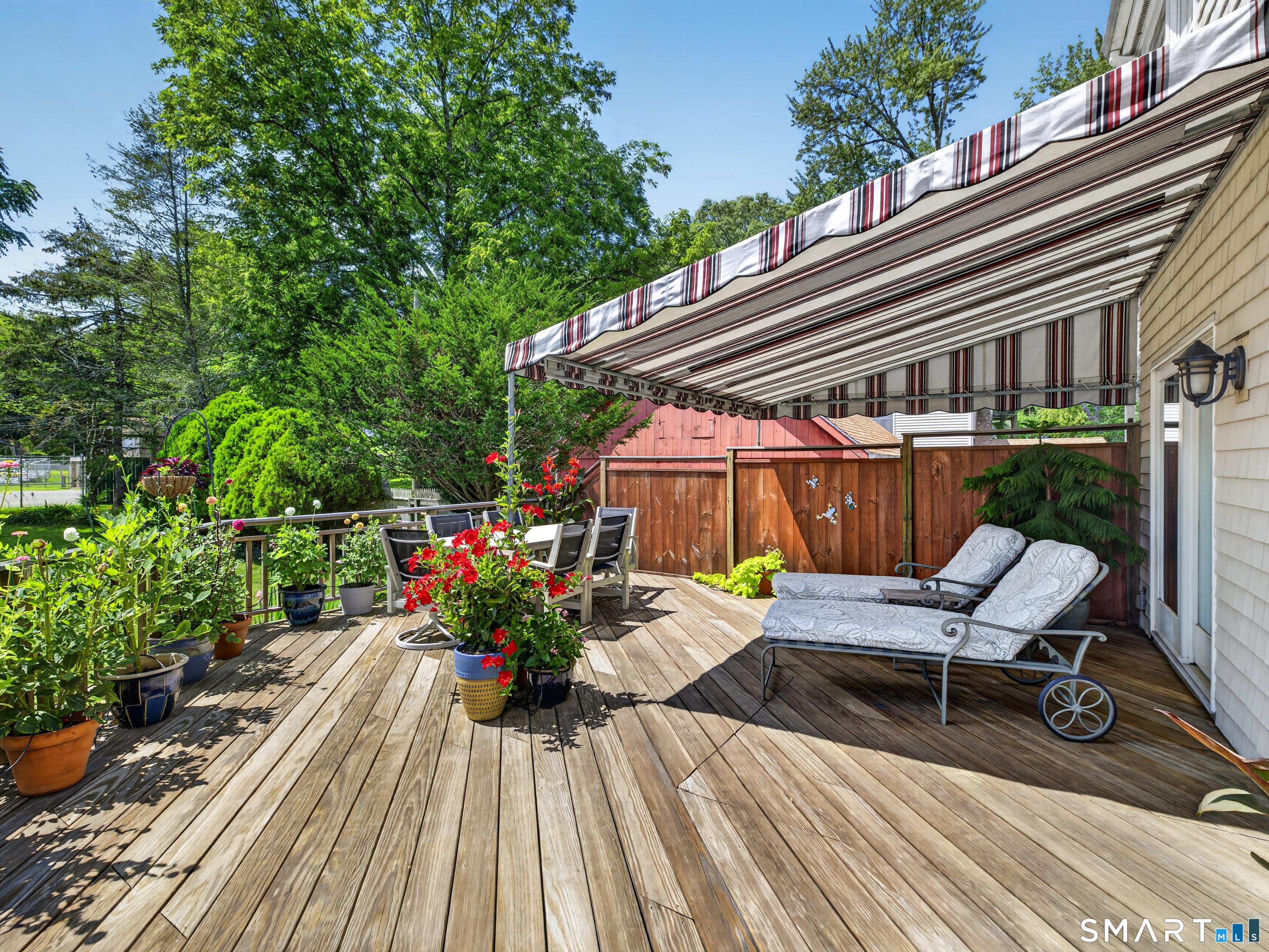 16 Quaker Lane Waterford CT 06375