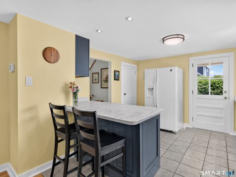 16 Quaker Lane Waterford CT 06375