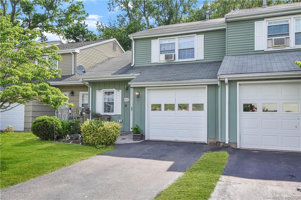 33 Pebble Court Newington CT 06111