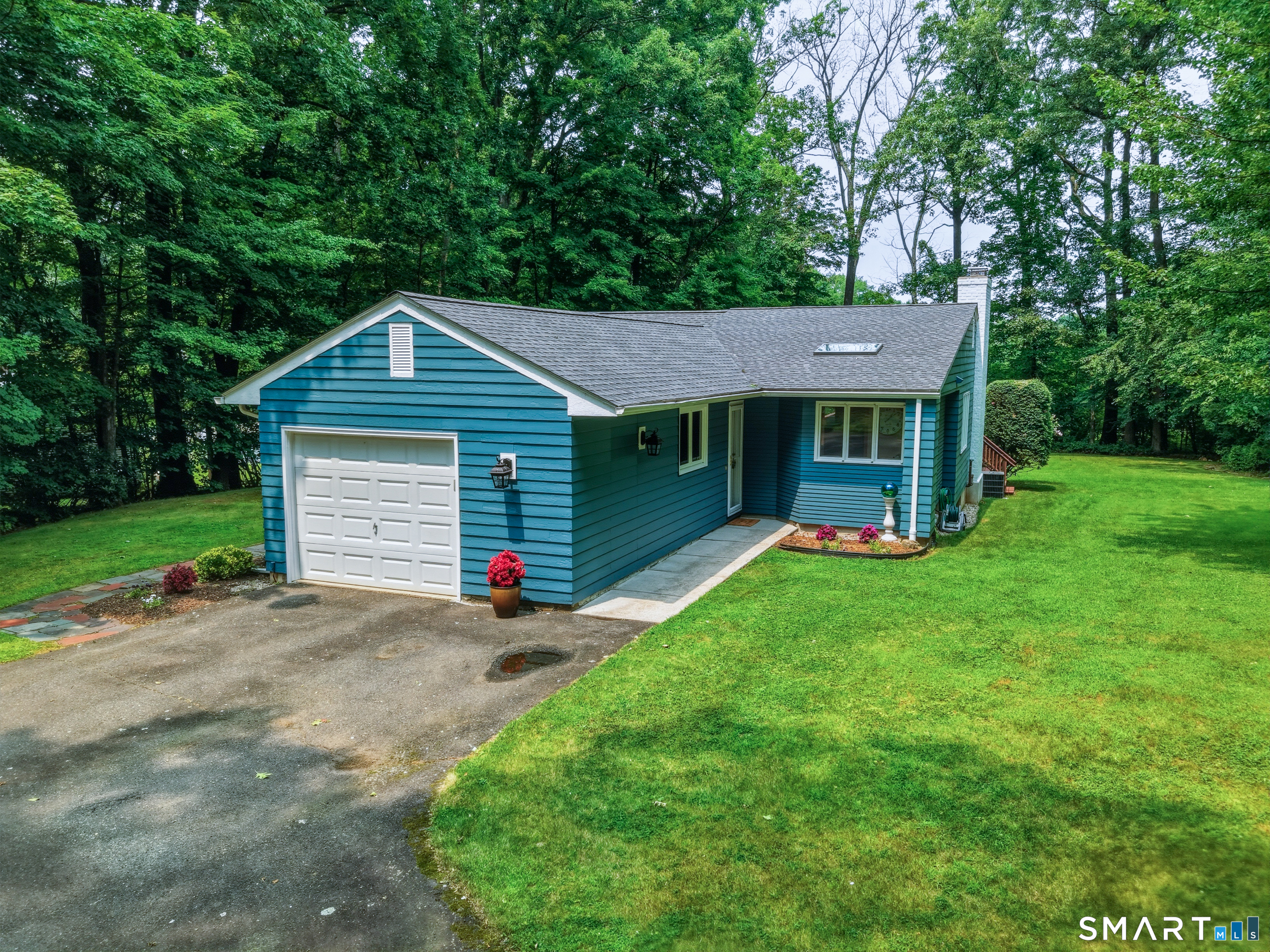 30 Grant Hill Road Bloomfield CT 06002