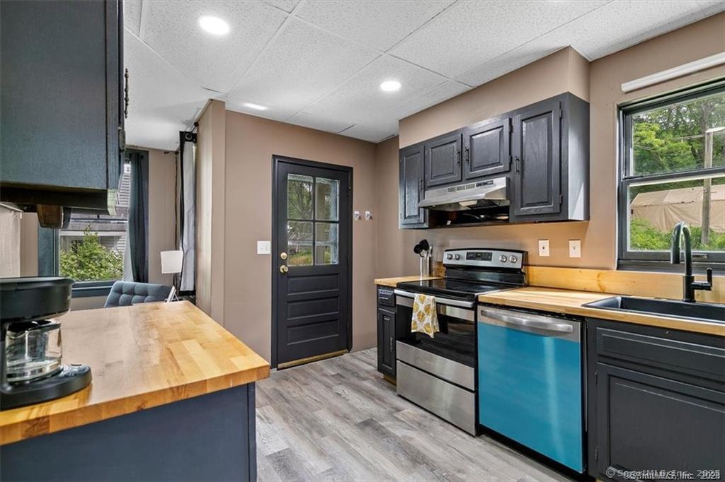 7 Swan Avenue Norwich CT 06360