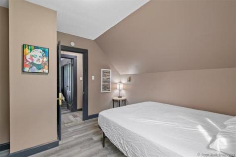 7 Swan Avenue Norwich CT 06360