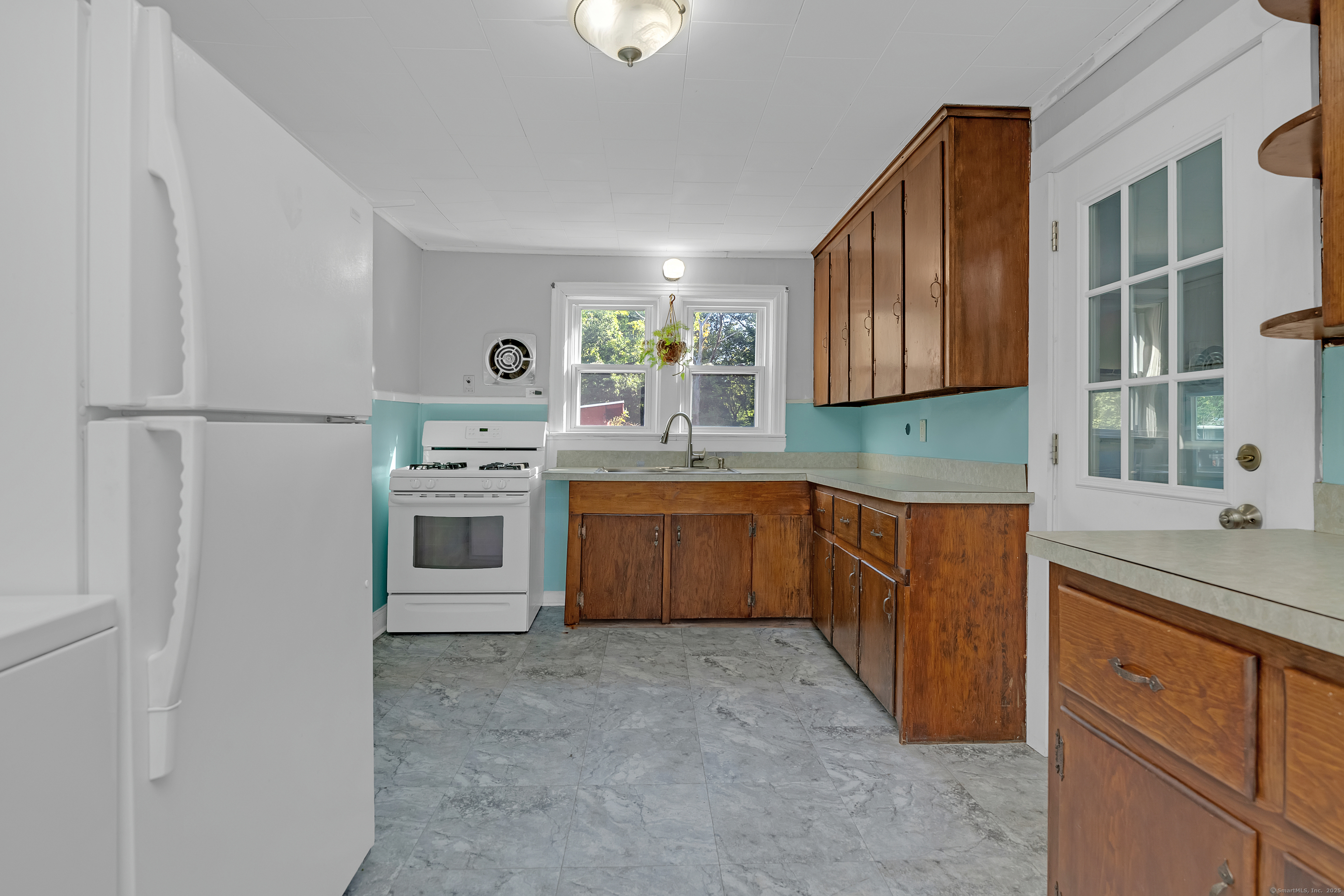 46 Chestnut Hill Road East Hampton CT 06424