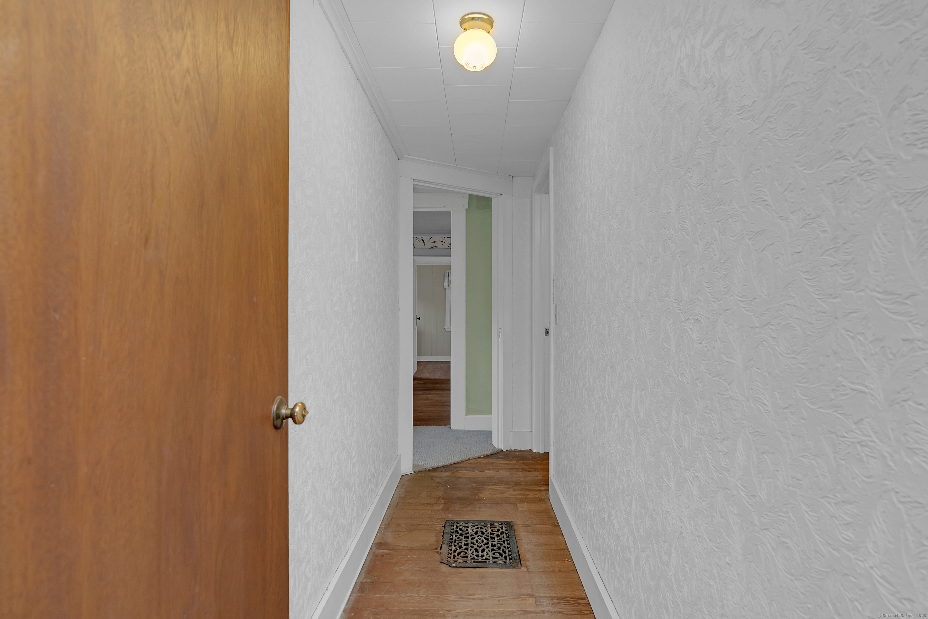 46 Chestnut Hill Road East Hampton CT 06424