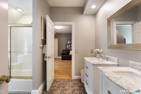 5 Grosvenor Place Farmington CT 06032