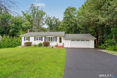 12 Cedarwood Lane Shelton CT 06484