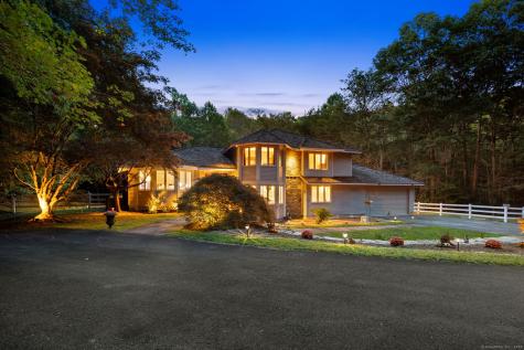 24 Roxbury Road Woodbury CT 06798