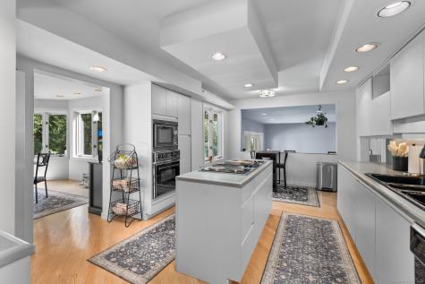24 Roxbury Road Woodbury CT 06798