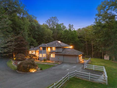 24 Roxbury Road Woodbury CT 06798