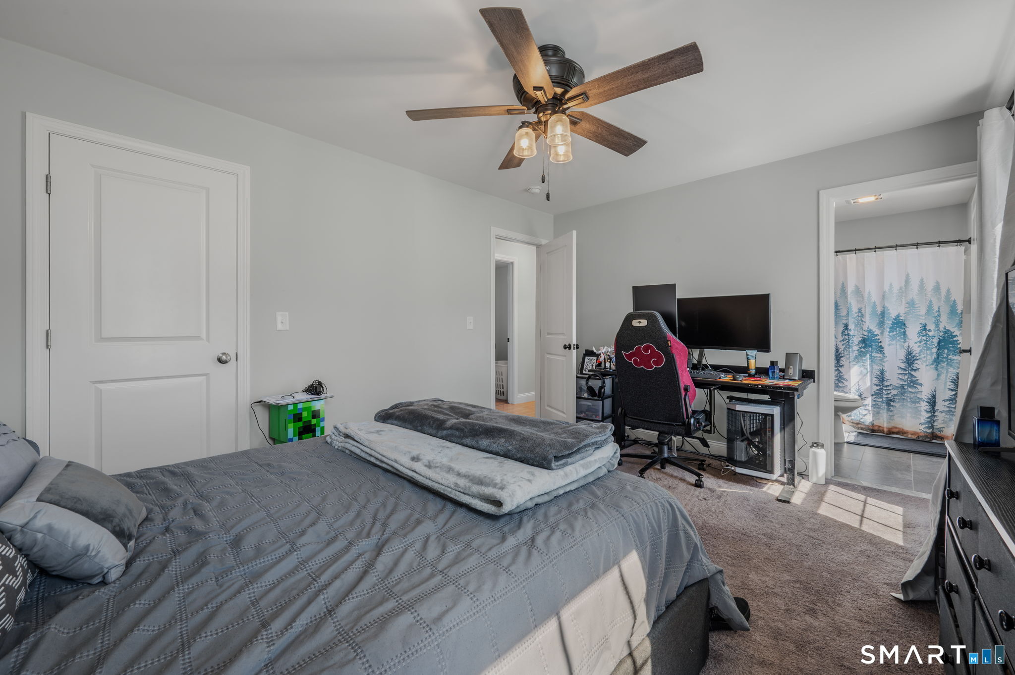 2 Julian Circle Sterling CT 06377