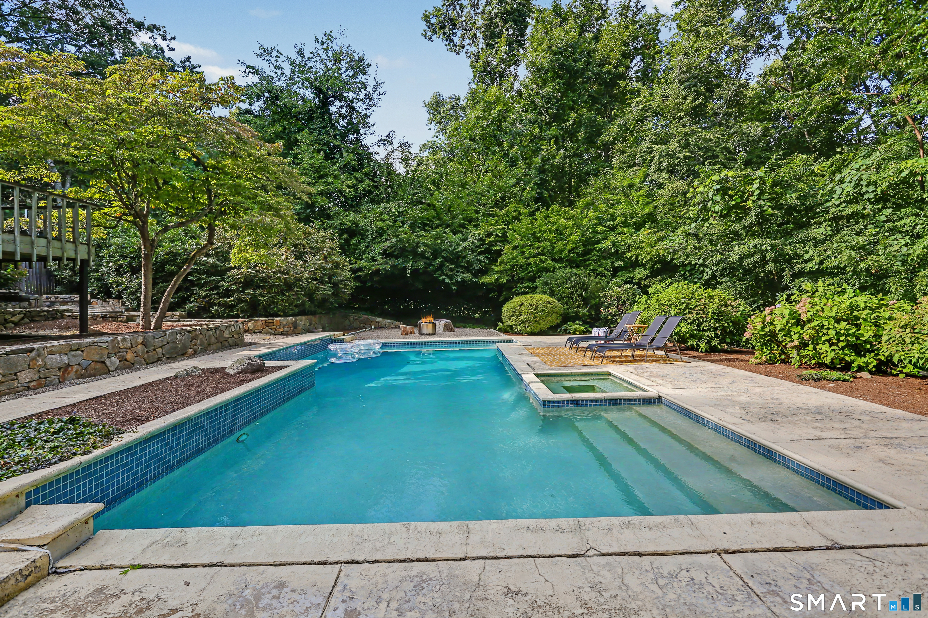 9 Autumn Ridge Road Weston CT 06883