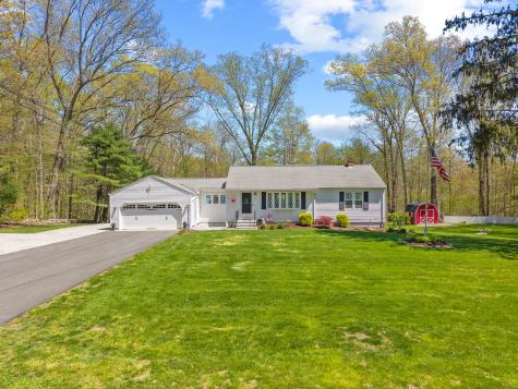 8 Dean Road East Lyme CT 06333