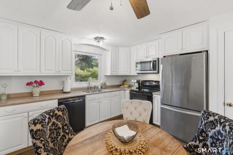 92 Laurel Lane Simsbury CT 06070