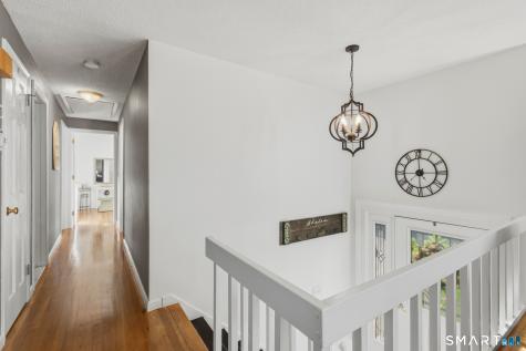 92 Laurel Lane Simsbury CT 06070