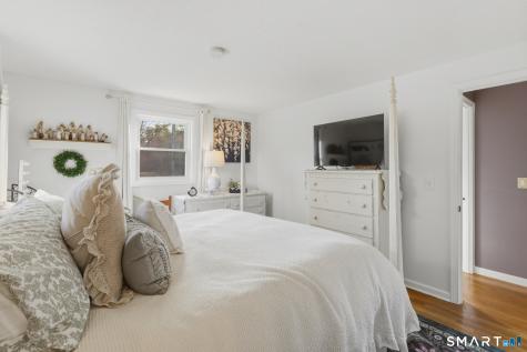 92 Laurel Lane Simsbury CT 06070