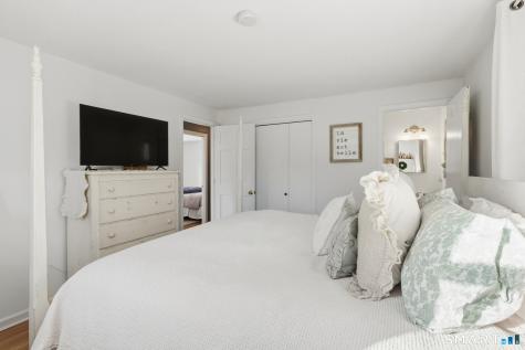 92 Laurel Lane Simsbury CT 06070
