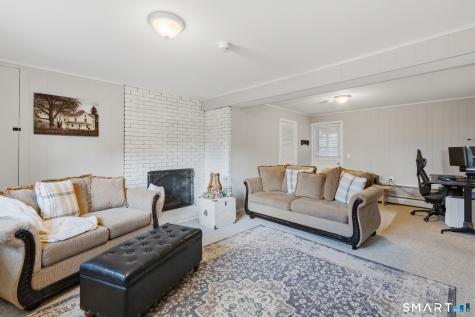 92 Laurel Lane Simsbury CT 06070