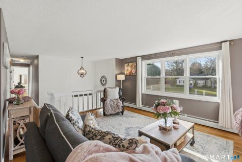 92 Laurel Lane Simsbury CT 06070