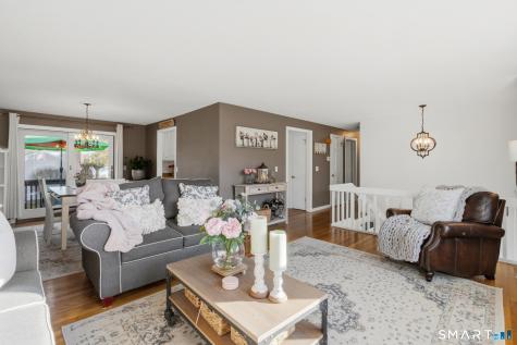 92 Laurel Lane Simsbury CT 06070