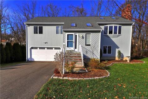 23 Market Place Milford CT 06460
