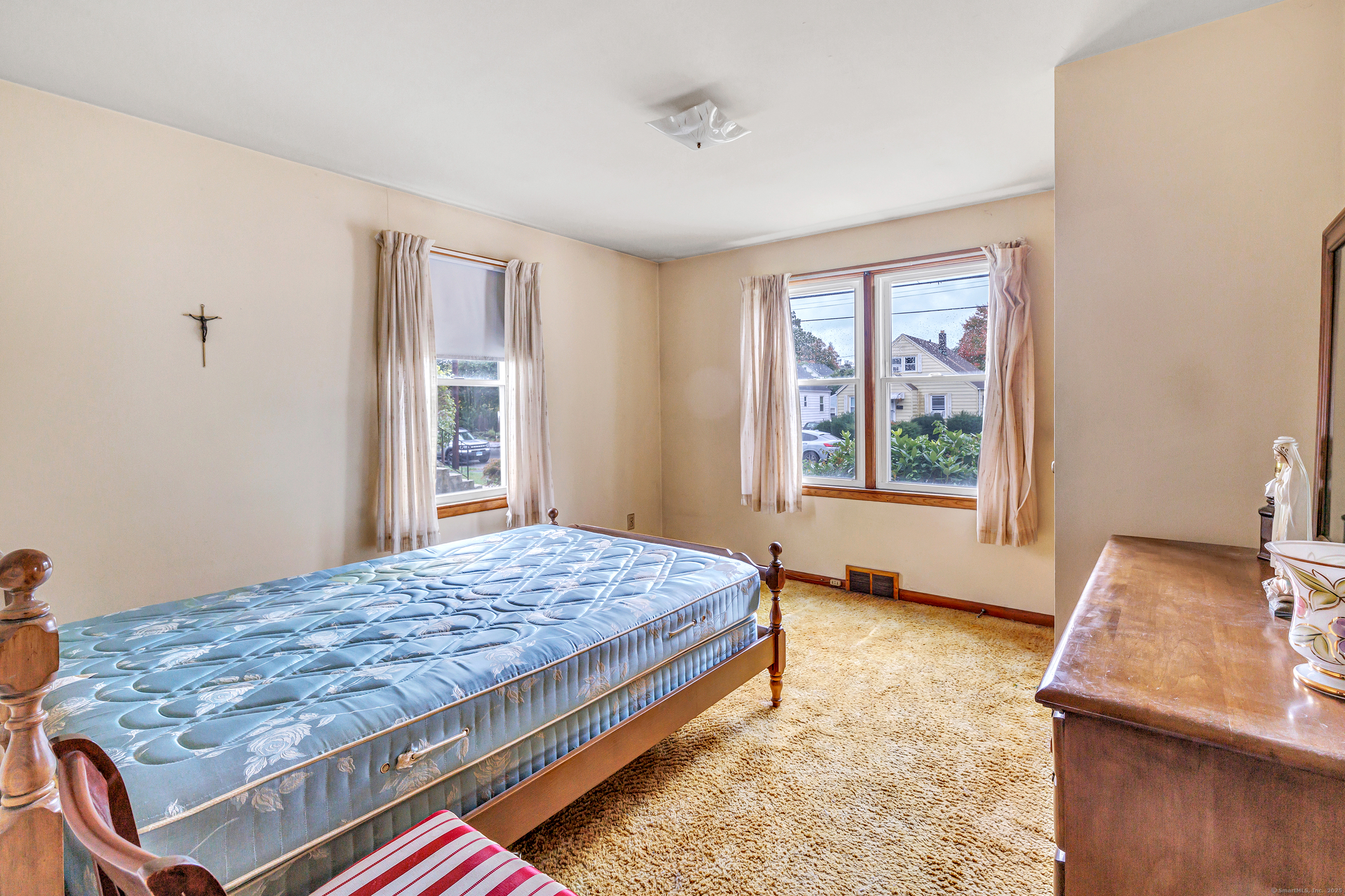 330 Oakwood Street Bridgeport CT 06606