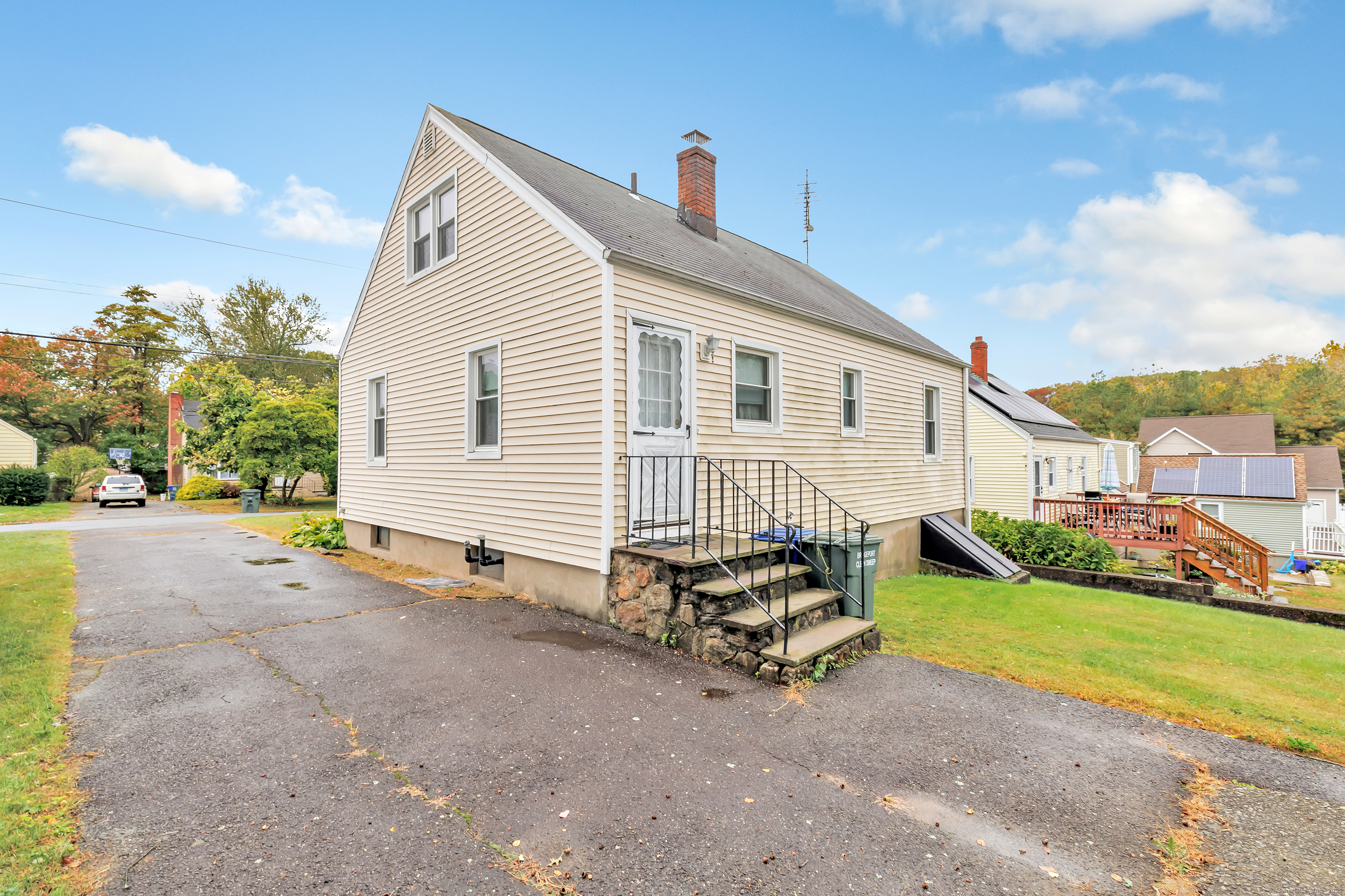 330 Oakwood Street Bridgeport CT 06606