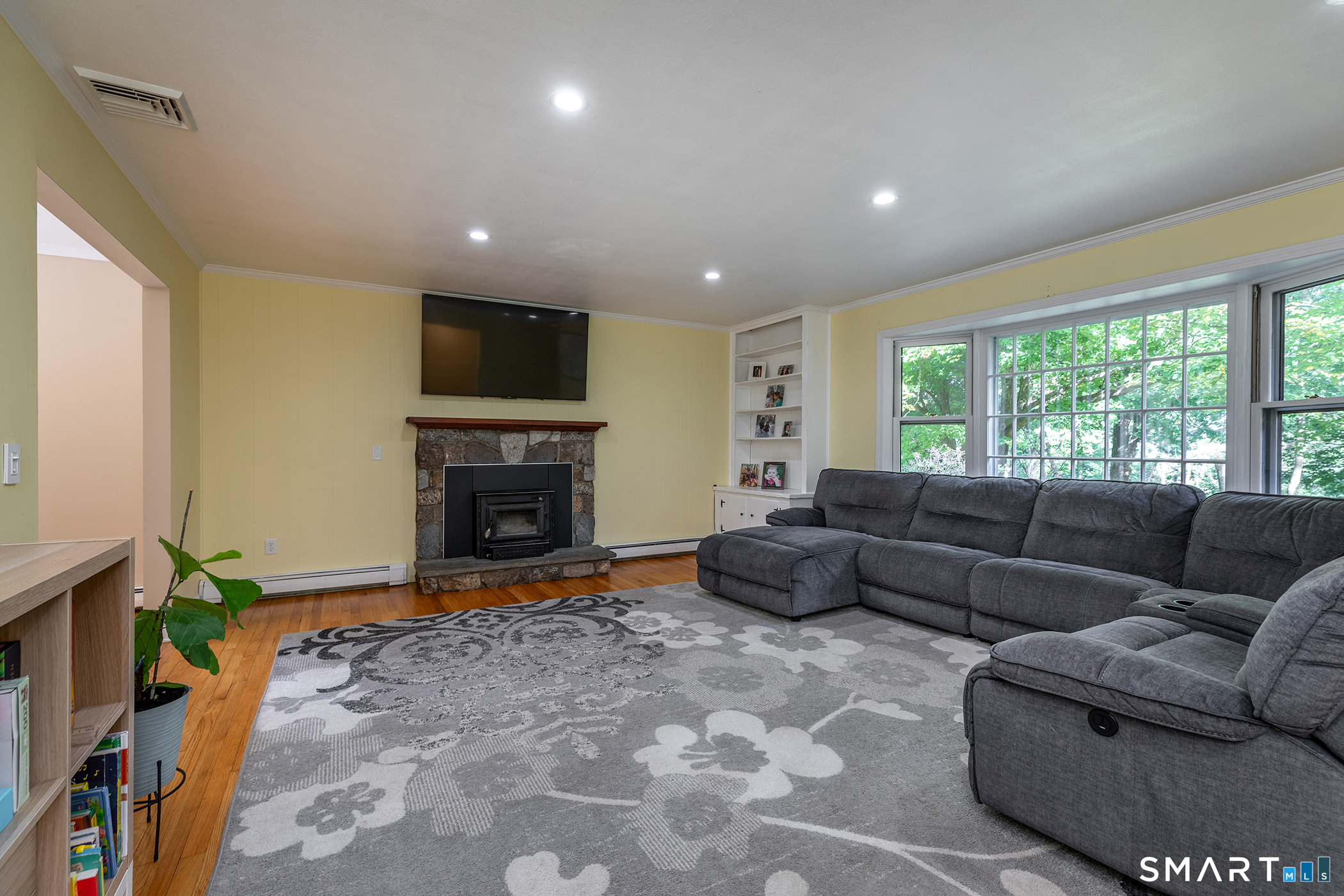 83 Sherman Turnpike Redding CT 06896