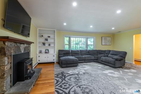 83 Sherman Turnpike Redding CT 06896