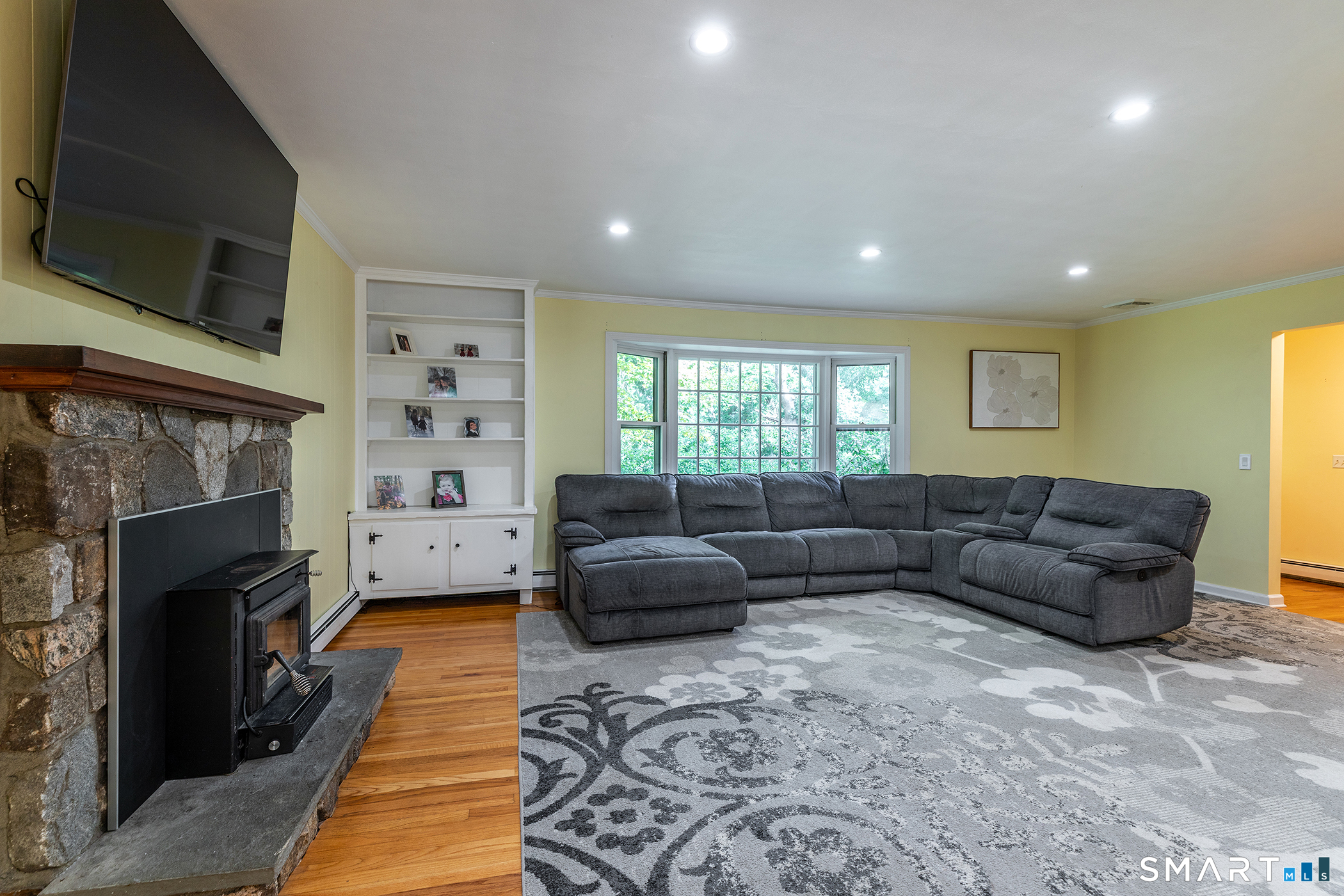 83 Sherman Turnpike Redding CT 06896