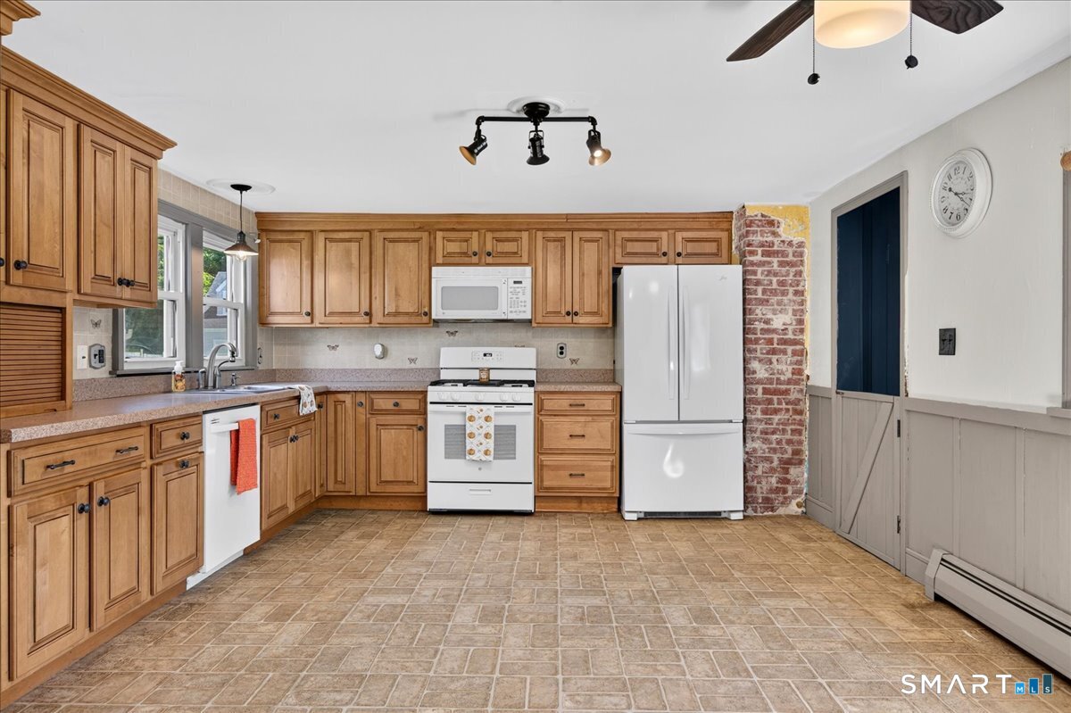 47 Myrock Avenue Waterford CT 06385
