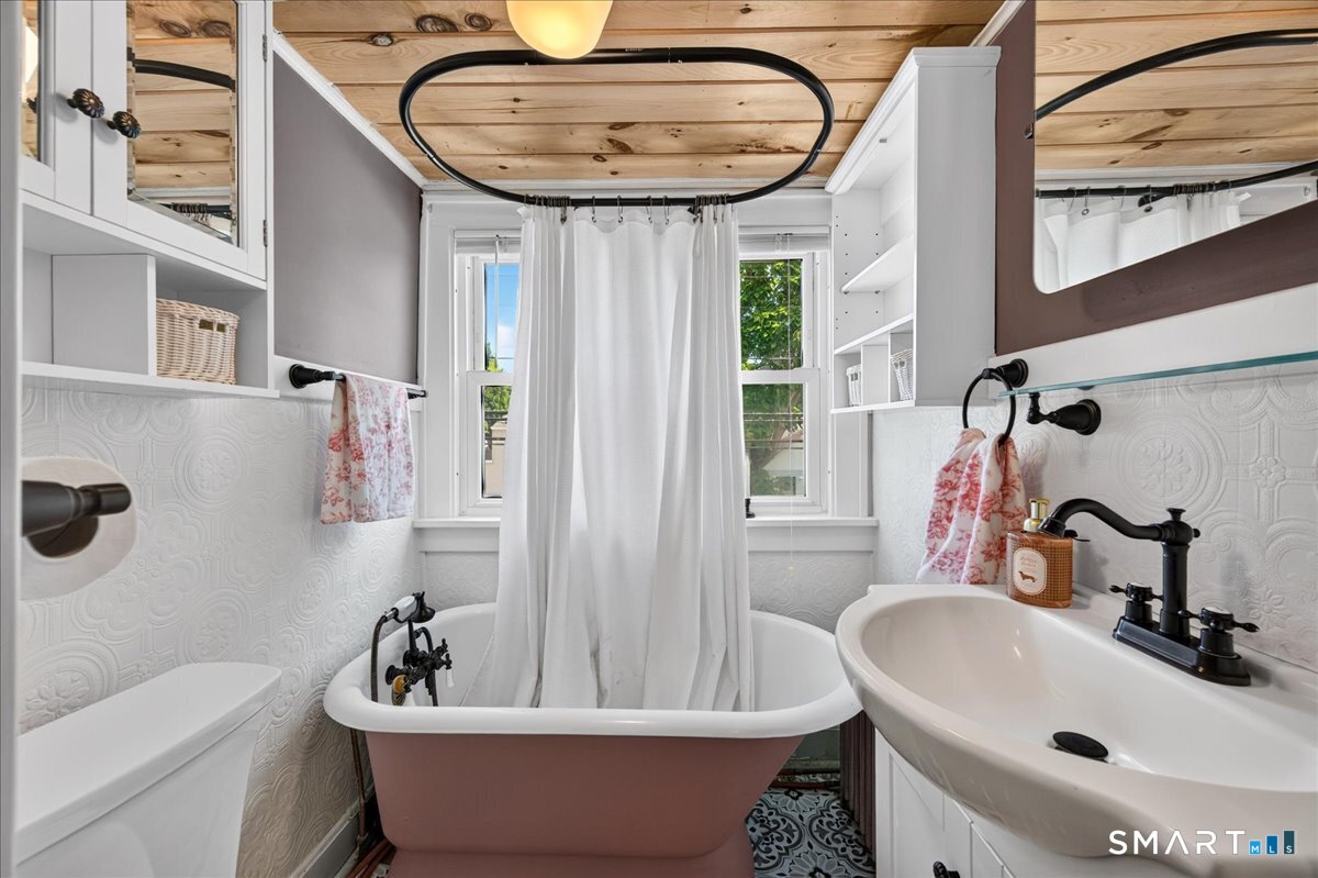 47 Myrock Avenue Waterford CT 06385