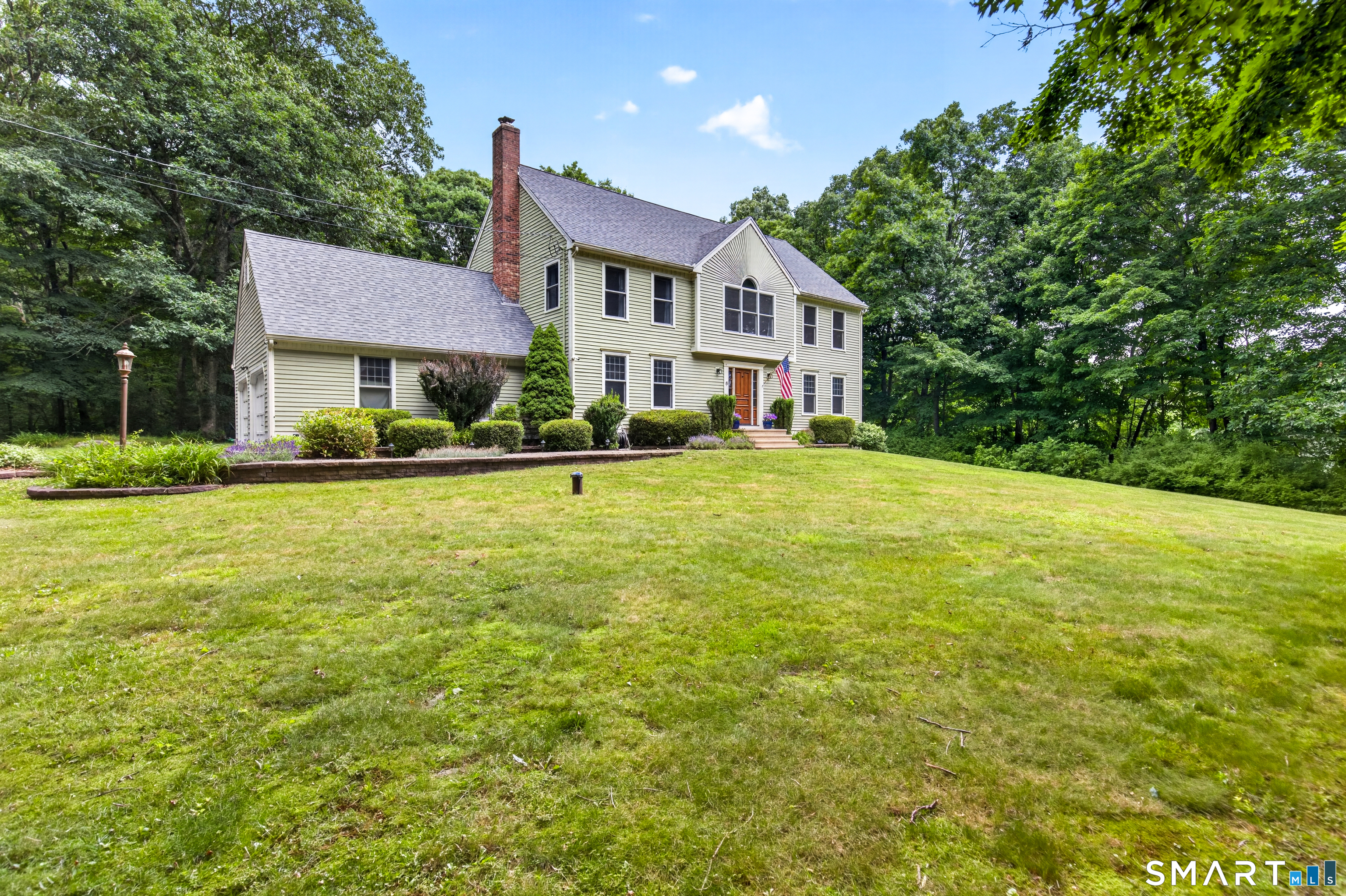 8 Antoinette Lane Guilford CT 06437