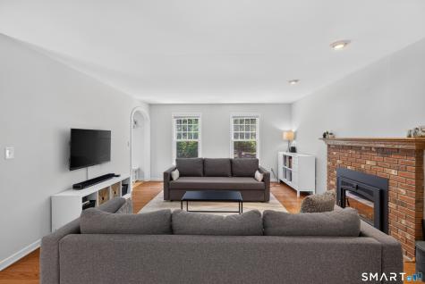 8 Antoinette Lane Guilford CT 06437