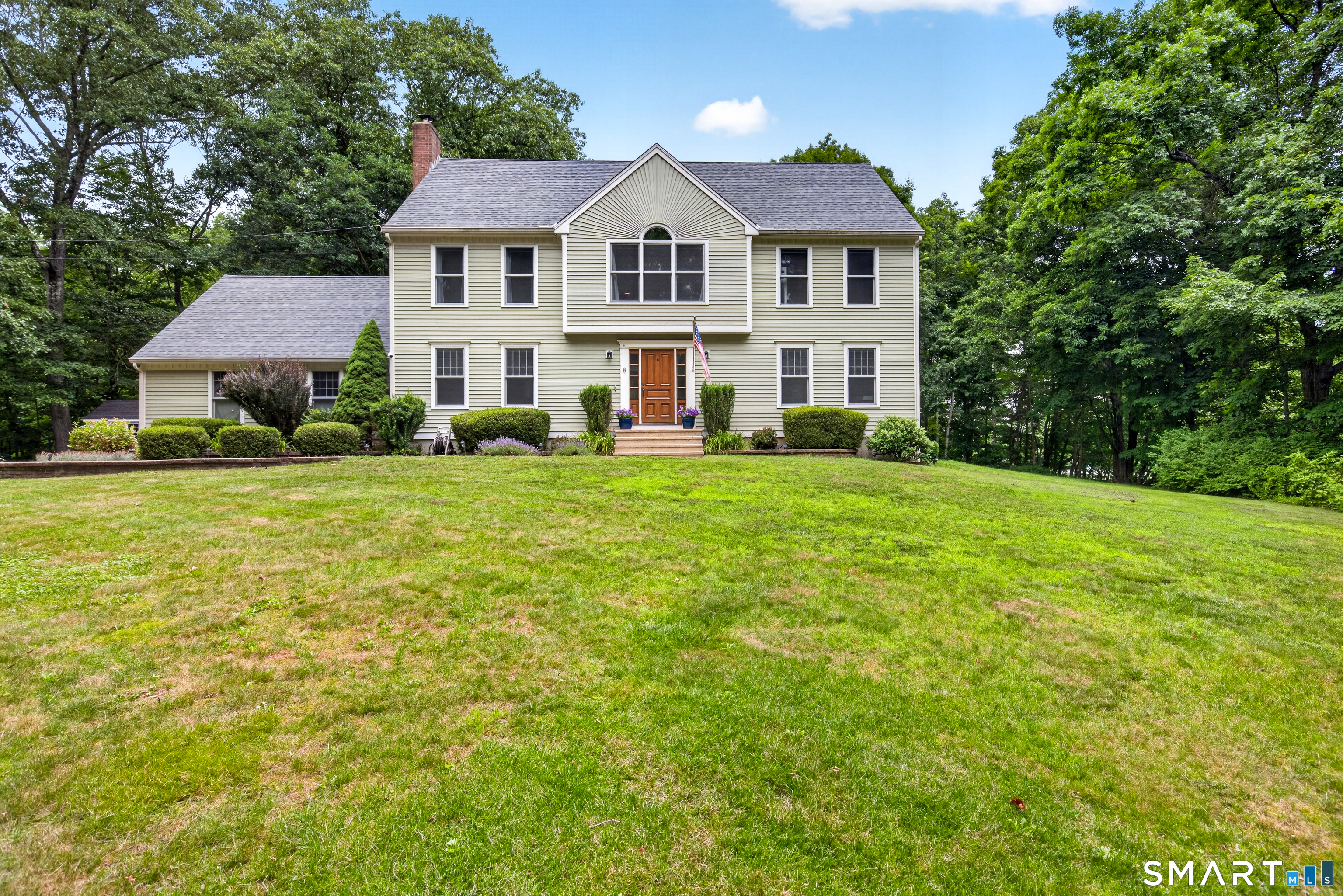 8 Antoinette Lane Guilford CT 06437