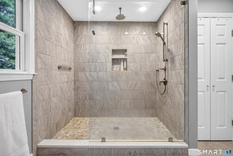 8 Antoinette Lane Guilford CT 06437
