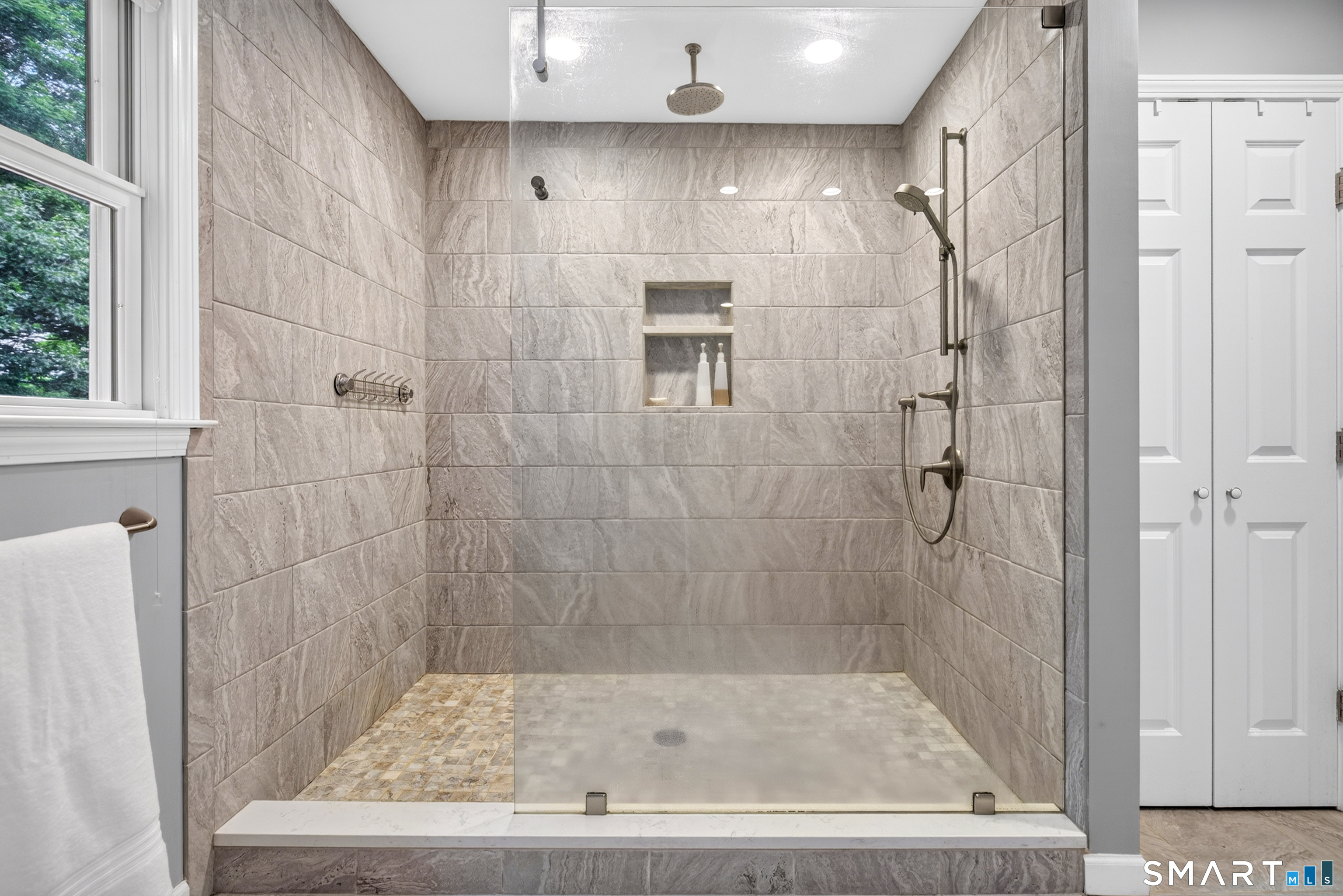 8 Antoinette Lane Guilford CT 06437