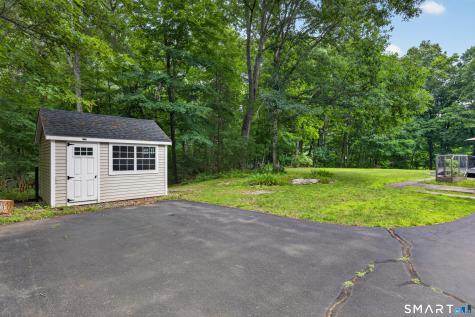 8 Antoinette Lane Guilford CT 06437