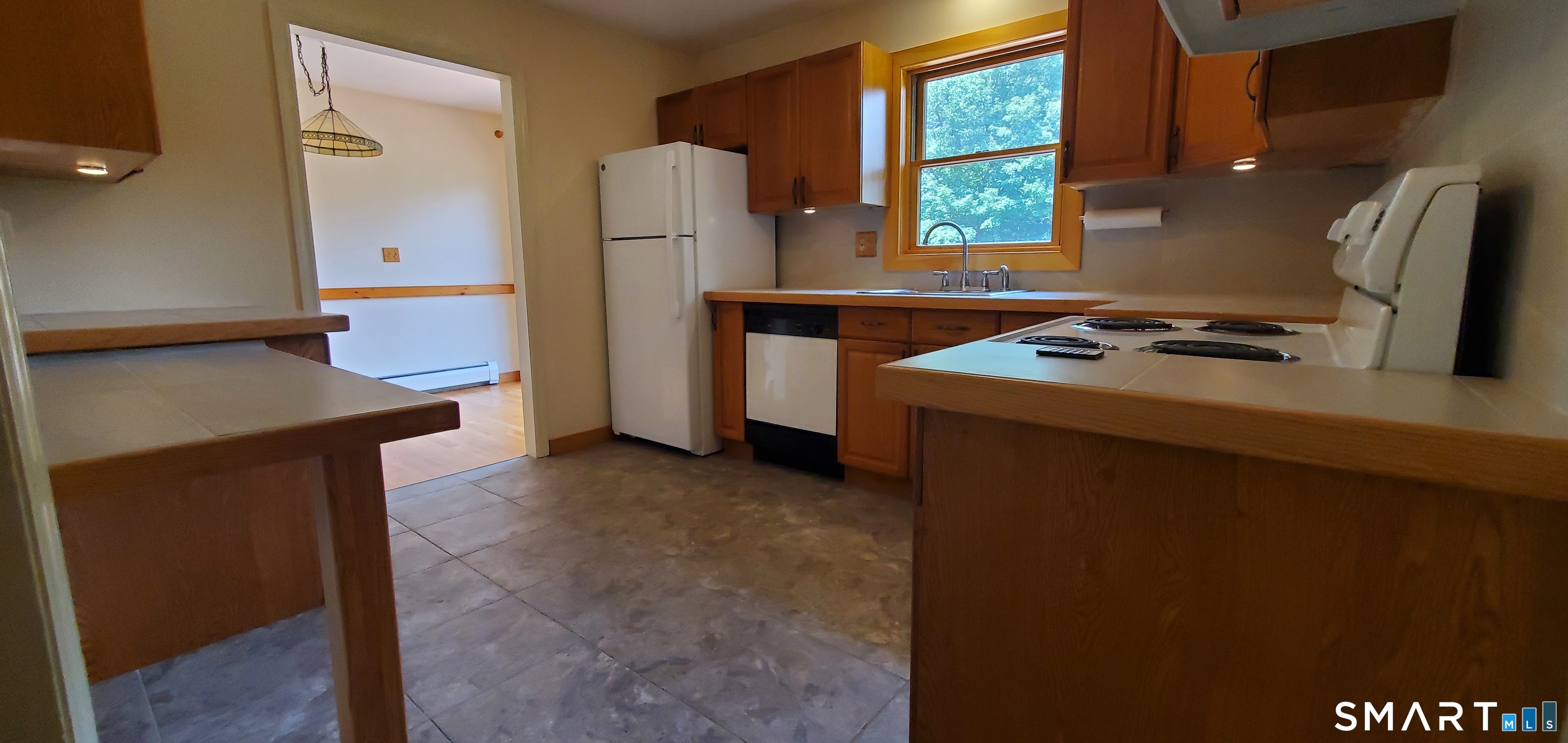 371 Fairwood Road Bethany CT 06524