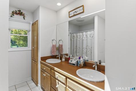 17 Quell Court Cheshire CT 06410