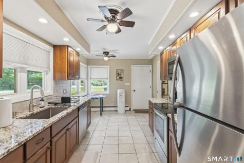 17 Quell Court Cheshire CT 06410