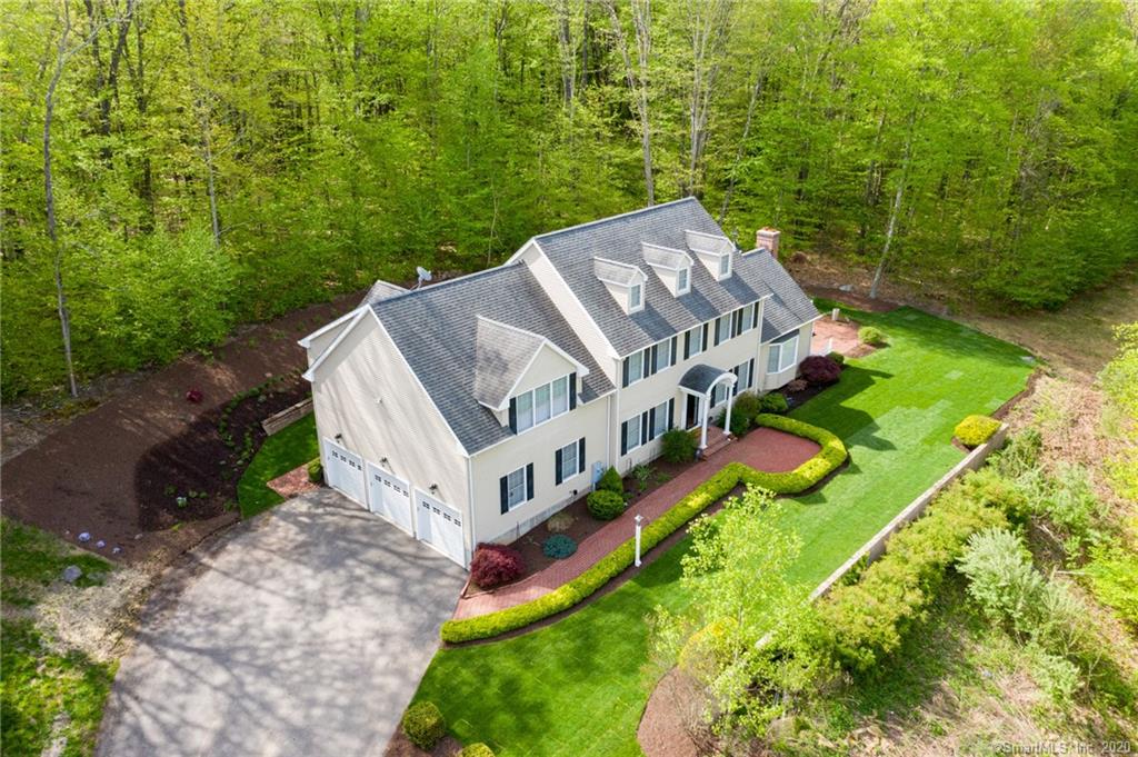 41 Curtiss Meadows Woodbury CT 06798