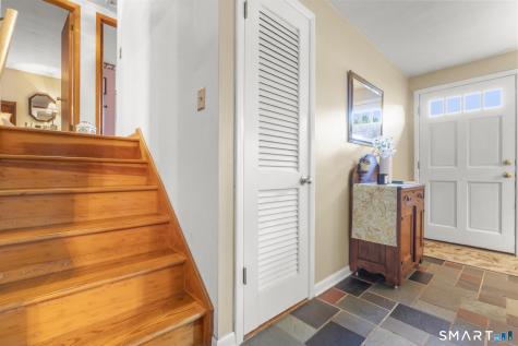 2 Surrey Drive North Haven CT 06473