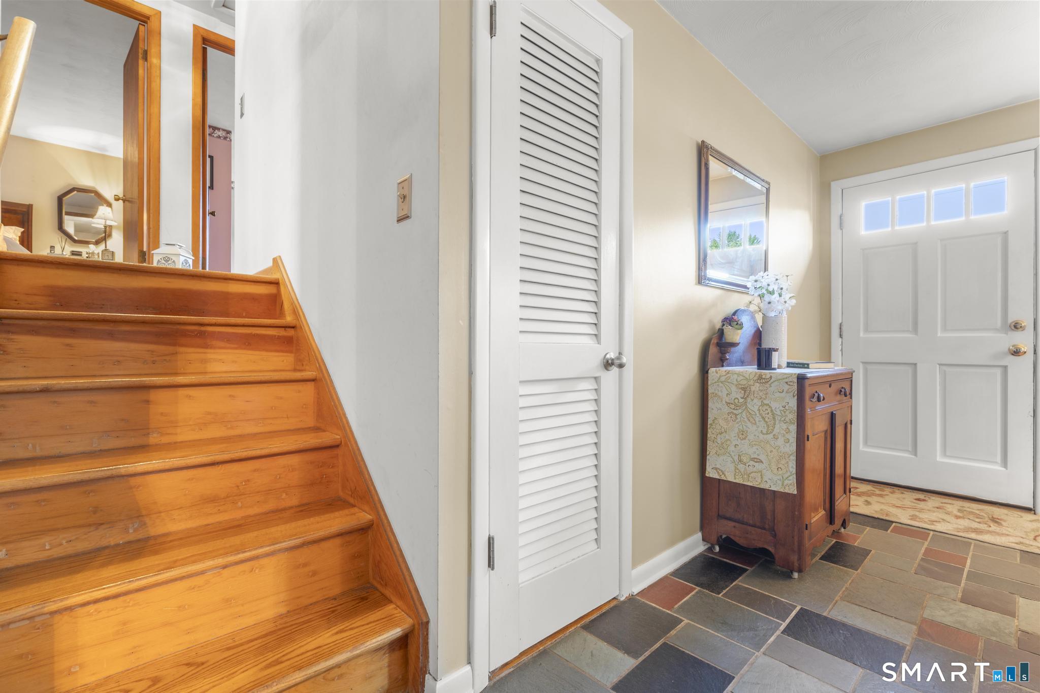 2 Surrey Drive North Haven CT 06473