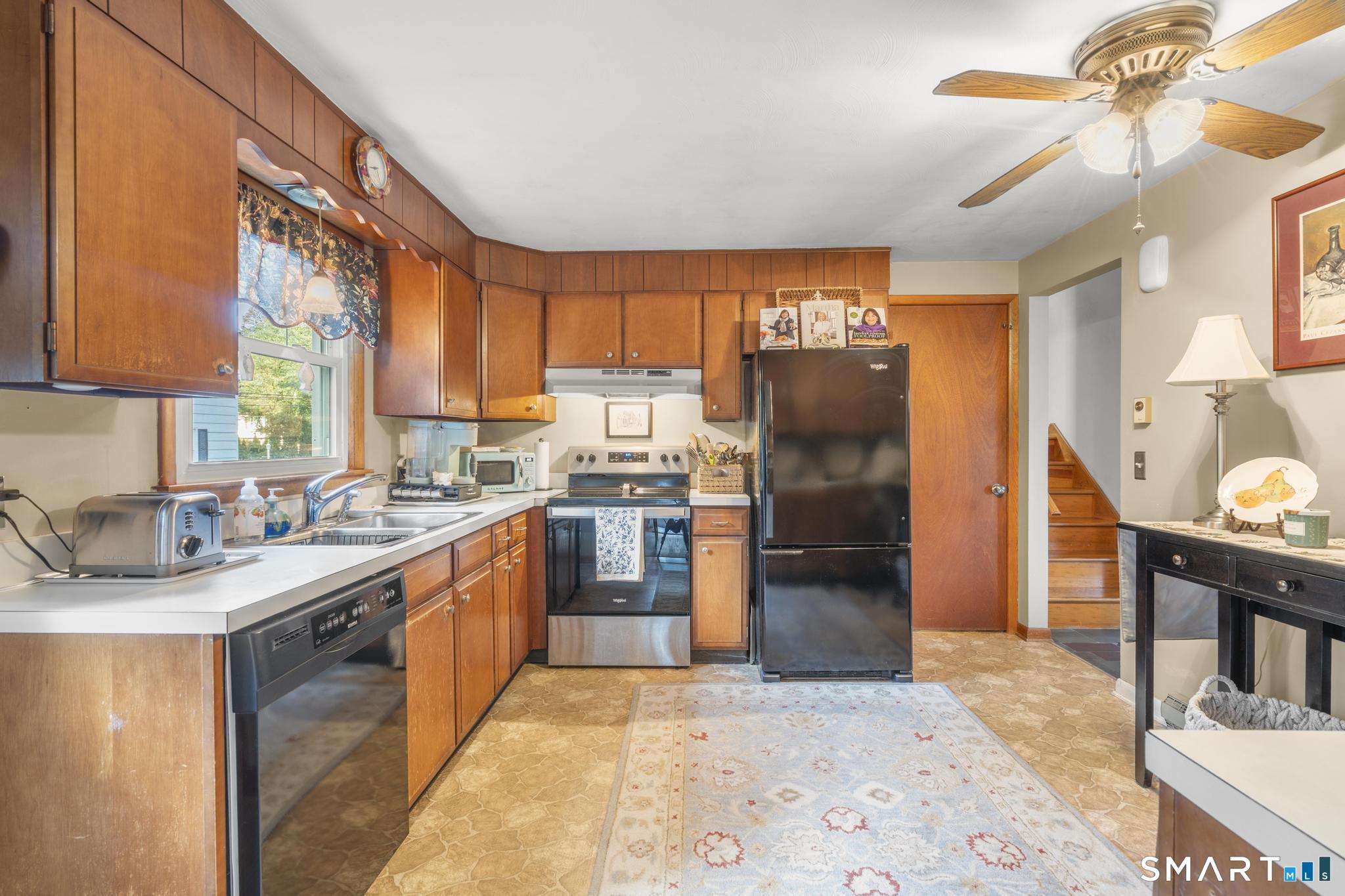 2 Surrey Drive North Haven CT 06473