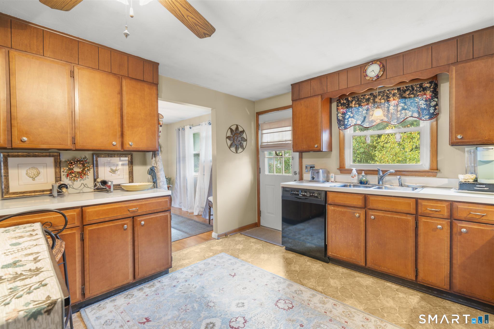 2 Surrey Drive North Haven CT 06473
