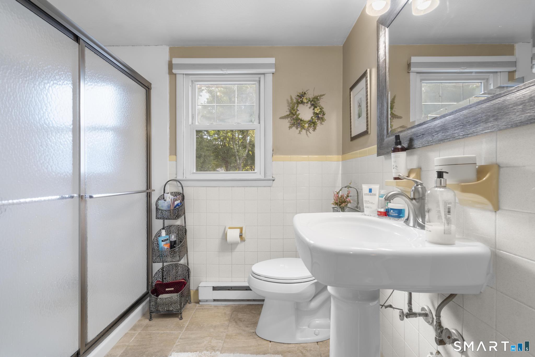 2 Surrey Drive North Haven CT 06473