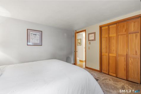 2 Surrey Drive North Haven CT 06473