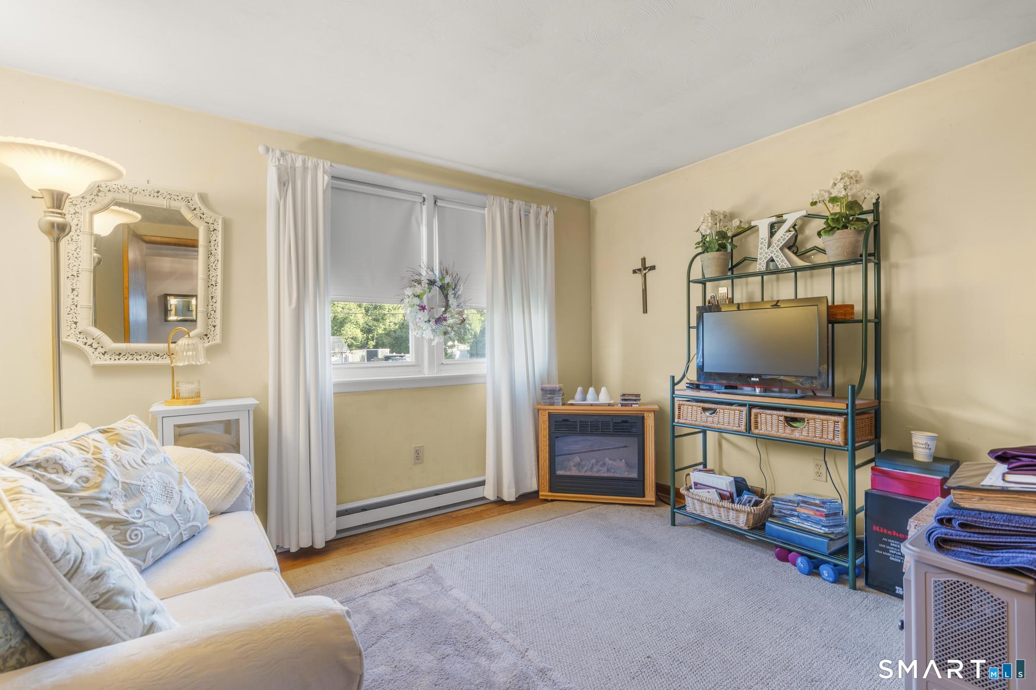 2 Surrey Drive North Haven CT 06473